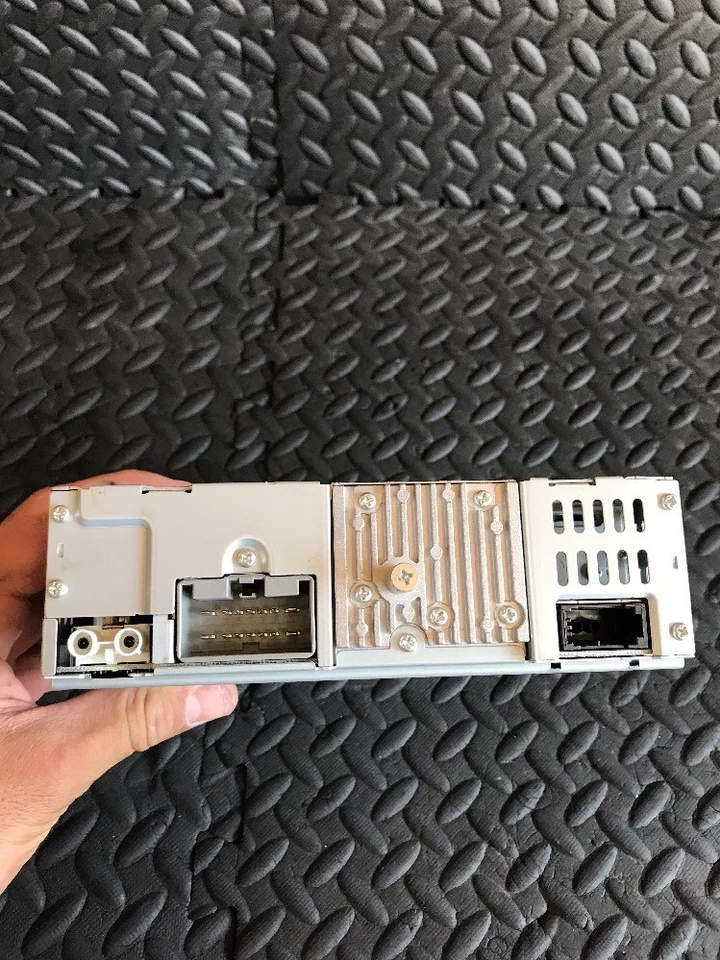 Volvo V50 2.0D 2003-2008 Year Cd Player 30775583Aa P30732669Ad - Image 3 of 4