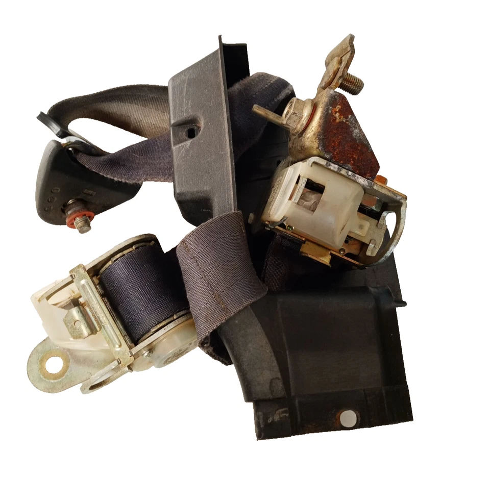 1975 TOYOTA COROLLA 3 Point Seat Belt Set W/ Plastic Covers 142103 Toki Rika Co. - Image 4 of 4