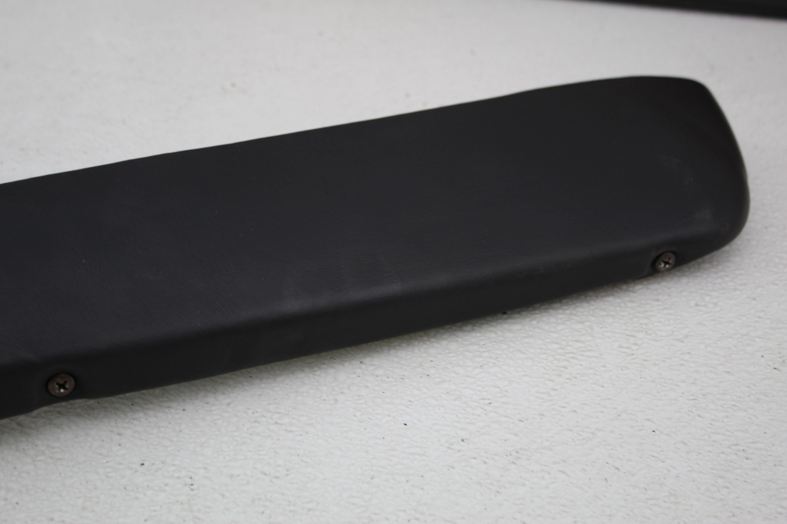 99-01 FERRARI 456 M RIGHT PASSENGER DOOR PANEL HANDLE MOULDING