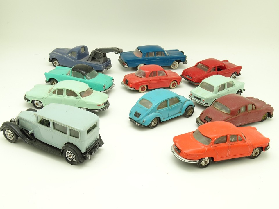 NOREV - SÉRIE PROMOTION / PLASTIGAM - 28 - Peugeot 404 Familiale - boite | BRICABOCK