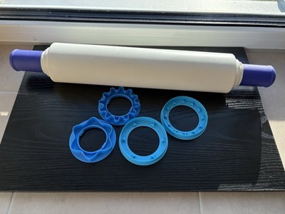 Original Tupperware Teigroller Nudelholz mit Abstandshalter / Ausstechformen