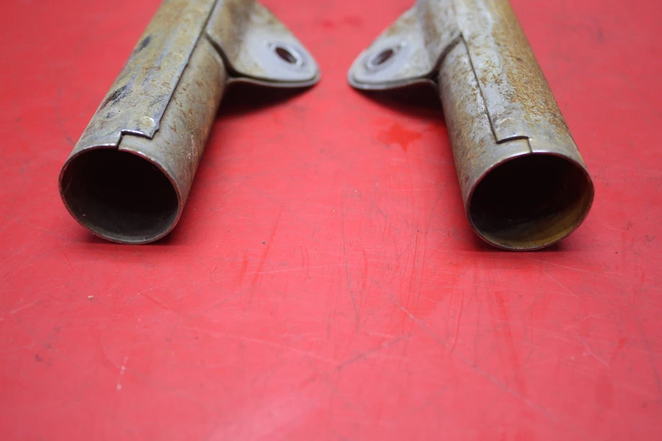 Suzuki TC90 1972 soportes de faros delanteros orejas de horquilla Foto 3 de 4