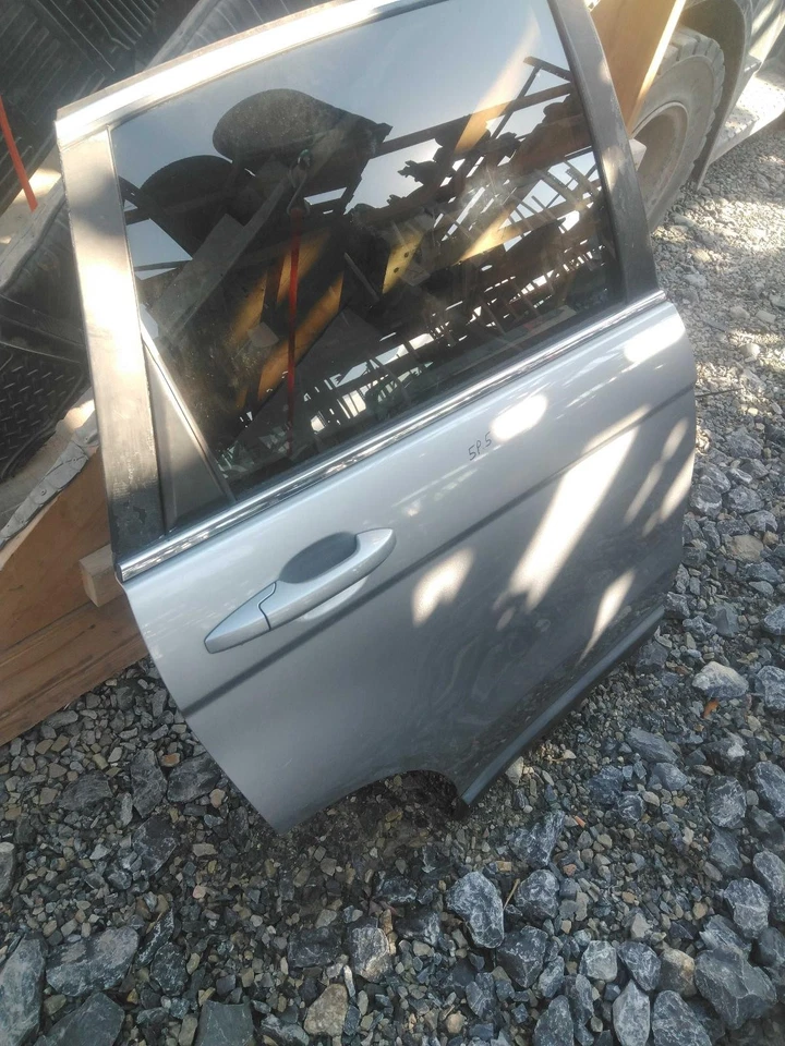 Used Rear Right Door Assembly Rear Side fits: 2008 Honda Cr-v electric R. privac Foto 2 de 4