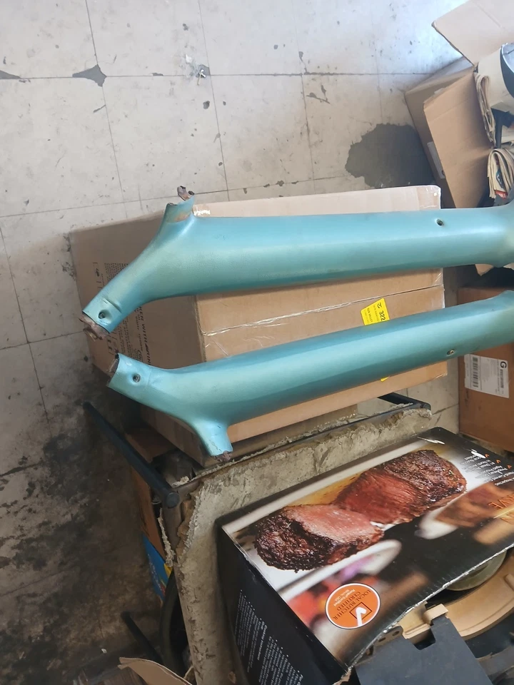 Ford Thunderbird 1968 usado interior un pilar molduras izquierda y derecha par Foto 2 de 4