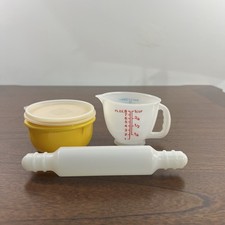 Child  s Tupperware Tupper Toys Mini Mix It Baking Set 1970  s/80s