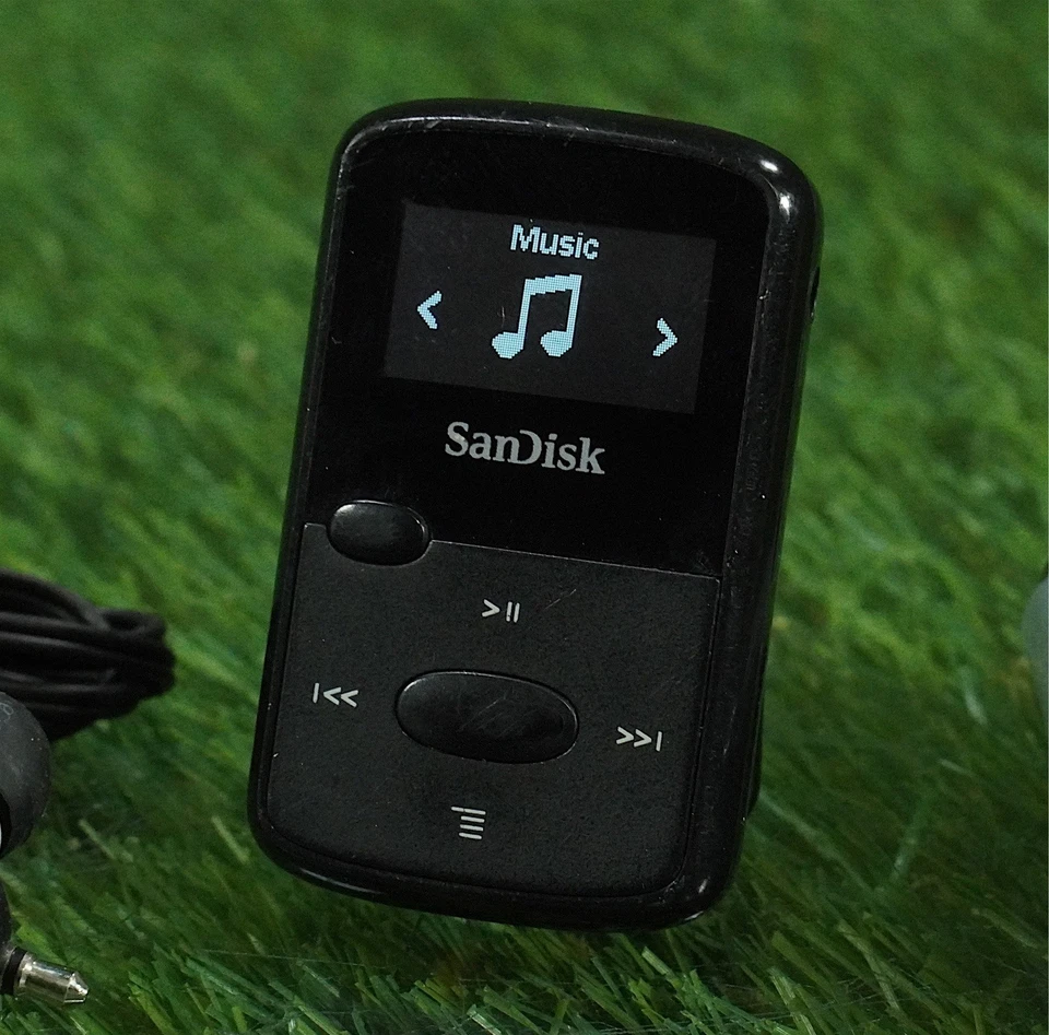 SANDISK CLIP JAM MP3 PLAYER 8GB BLACK DIGITAL MEDIA PLAYER BUNDLE ~ NICE!! - Image 3 of 4