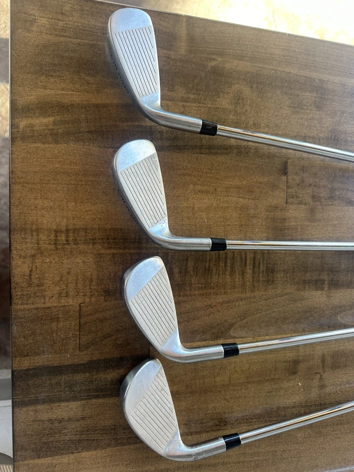 Juego de hierros Bombtech Golf Grenade (4-PW + 56 cuñas) (8 palos) varillas de acero rígido diestro Foto 4 de 4