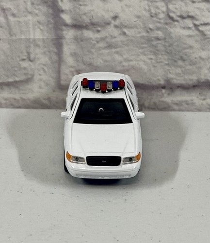 *NEW* Welly Diecast Car 1999 Ford Crown Victoria Police Red/Blue Light Bar 4.75” - Picture 4 of 6