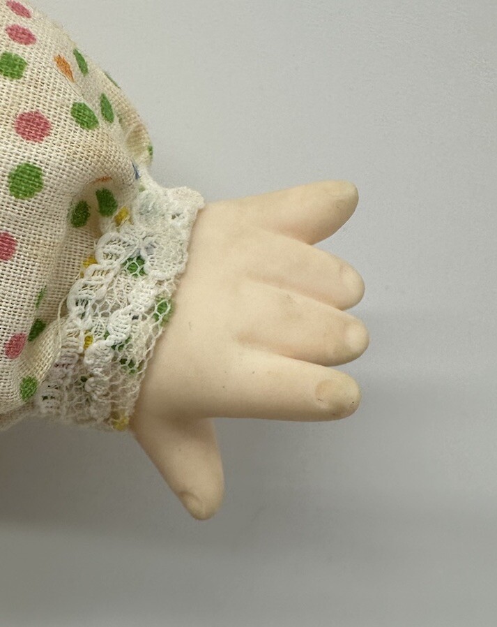 VTG Ice Cream Doll Girl Yarn Hair Polka Dot Dress Hat Pale Skin Hong