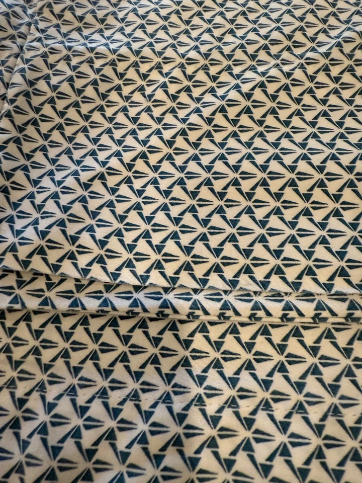 Juego de 2 fundas de almohada Nate Berkus verde azulado diseño geométrico 100 % algodón Foto 2 de 4