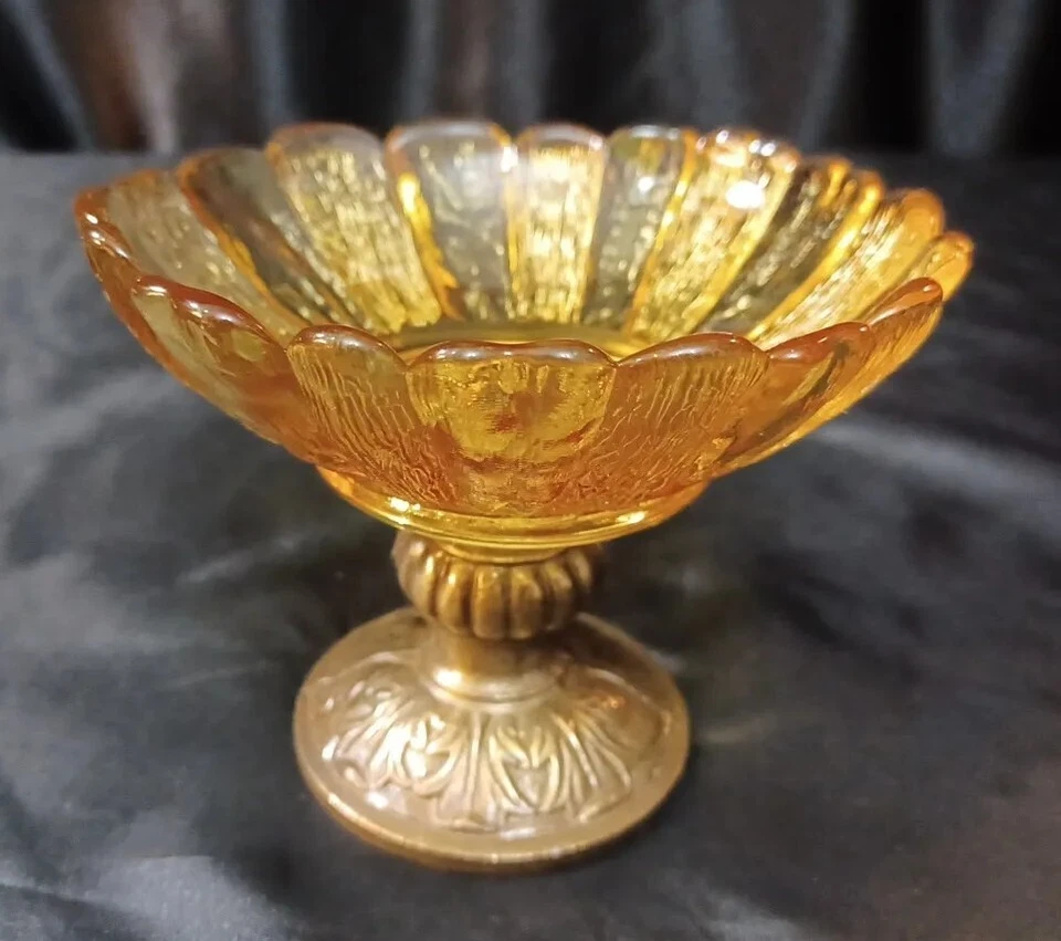 VINTAGE SABONETEIRA DE VIDRO ÂMBAR BUGIGANGA FLOR METAL PEDESTAL MCM DECORAÇÃO BOHO - Imagem 2 de 4