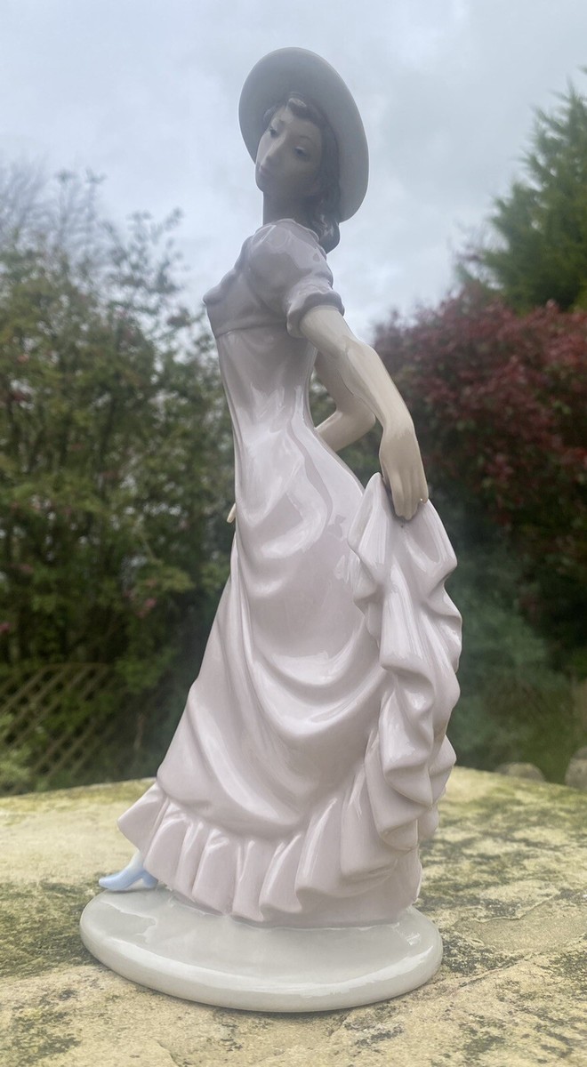 Lladro NAOリヤドロナオ s-l400.jpg