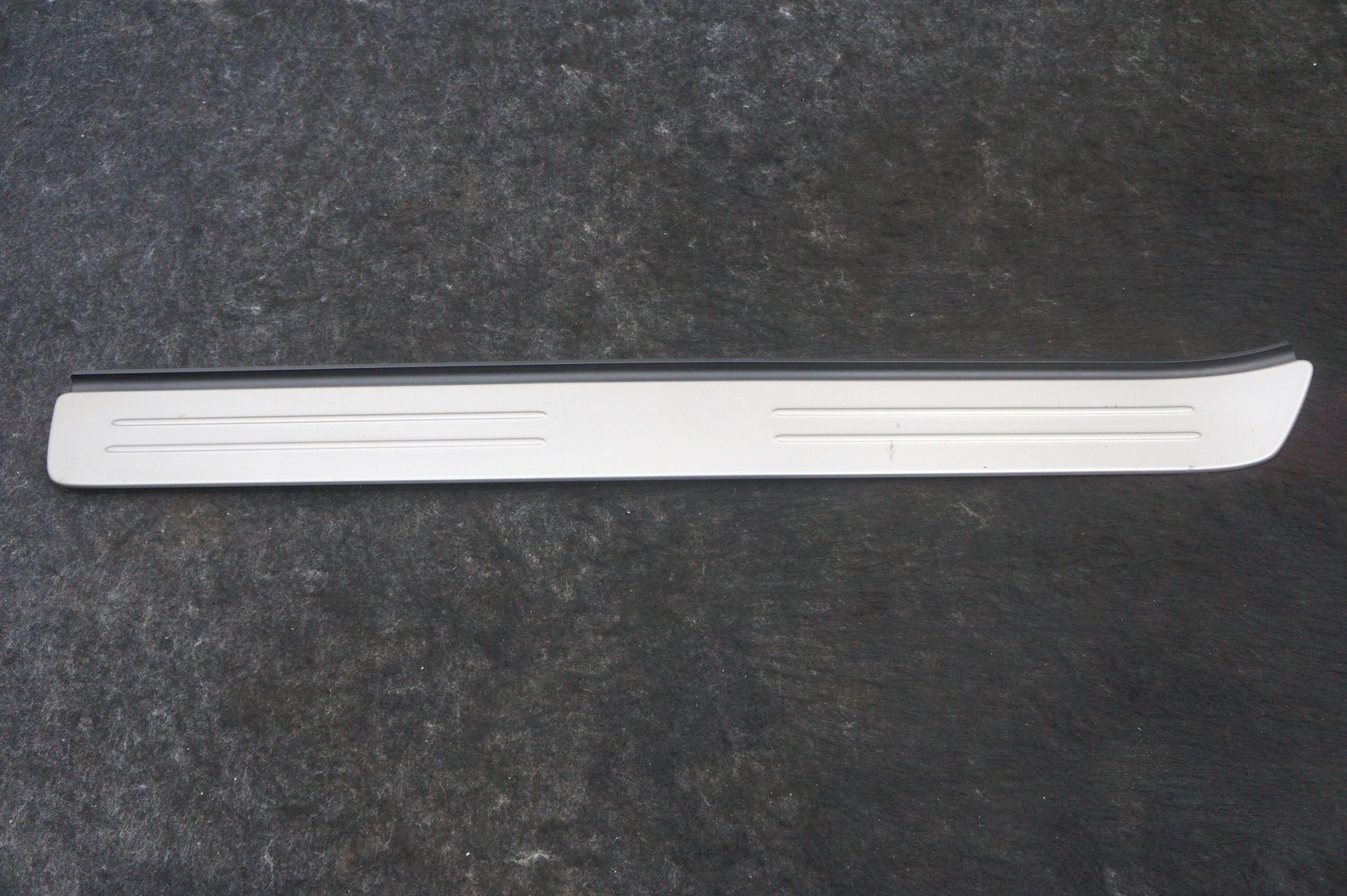 Front Right Door Sill Scuff Plate 51337200384 Rolls Royce Ghost Series I 2009-14