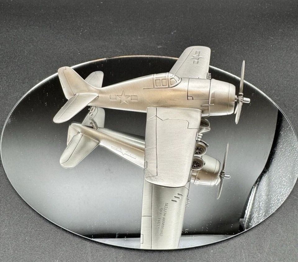 Grumman Hellcat F6F WWII Fighter escala 1:82 peltre Danbury como nuevo raro Foto 2 de 4