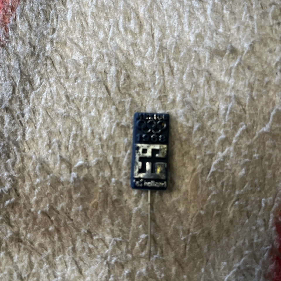 Vintage MEXICO OLYMPIC GAMES BADGE-1968 - Image 3 of 4