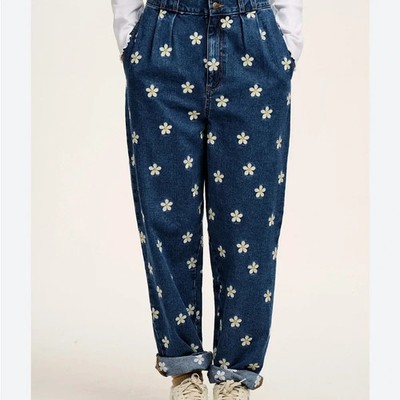 Lucy & Yak Addison   Tapered Denim Jeans in Mid Wash with Daisy Embroidery W44