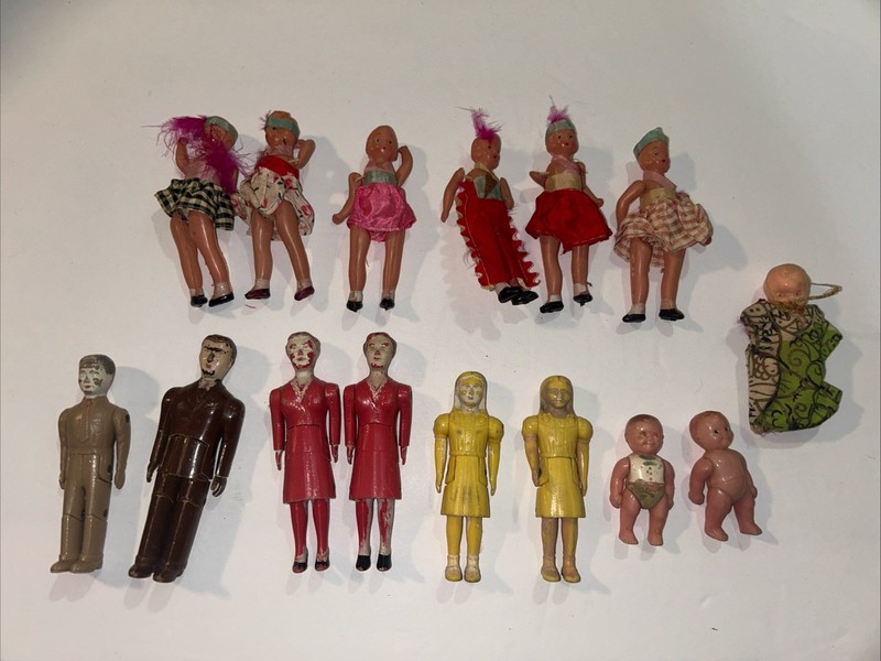 Vintage Plastic Dolls Lot Of 15 Renwal USA Jointed with Outfits