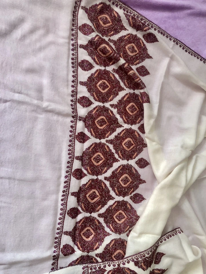 KASHMIR 手工刺绣披肩 100% 现金针工作 — 第 4/4 张图片