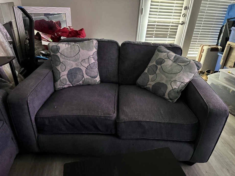 Juego de dormitorio Queen con somier, dos mesitas auxiliares y tocador con espejo Foto 2 de 4