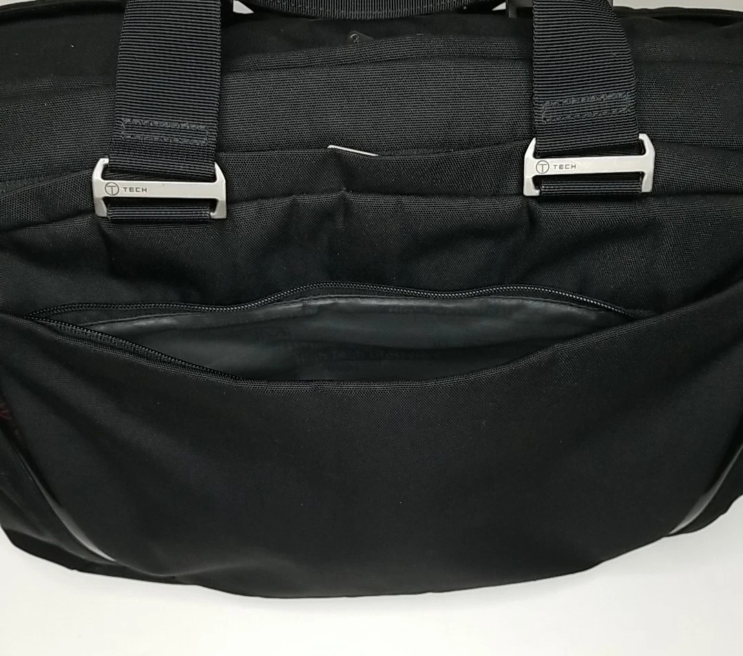 Tumi Tech Essential Gear 20" Duffel Bag Black Nylon With Shoulder Strap 67754D thumbnail 10