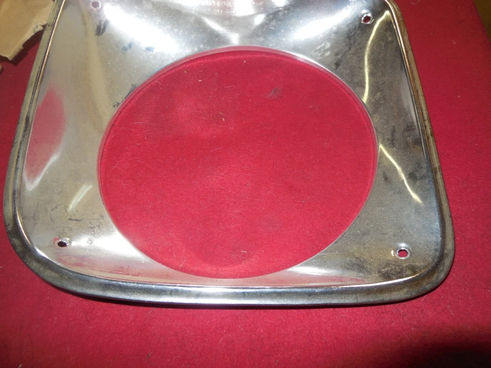 Новый из старых запасов 1967 - 68 Chevrolet C10 C20 C30 K10 K20 K30 пригородный RH ободок фары GM - Изображение 3 из 4