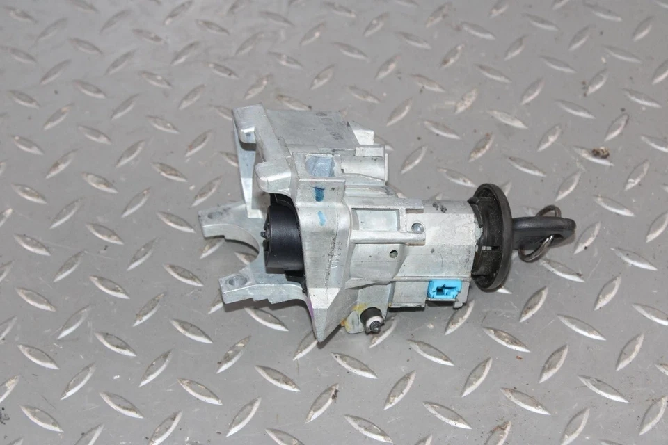 03-07 Hummer H2 Electronic Steering Column Ignition Cylinder Switch W/ Key OEM - Imagem 3 de 4