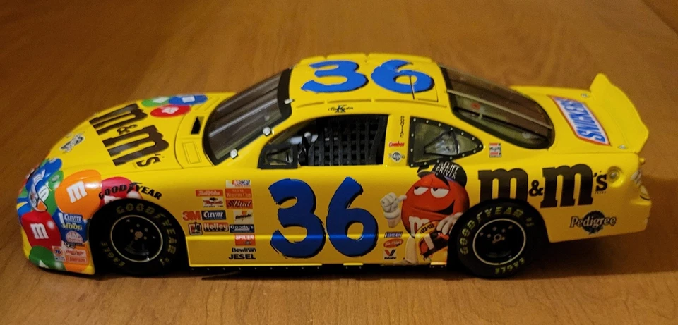 2002 Team Caliber Owners 1:24 Ken Schrader #36 M&M's Pontiac Grand Prix - Image 3 of 4