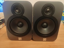 Q Acoustics 3020 Bookshelf Speakers Walnut - Great Condition