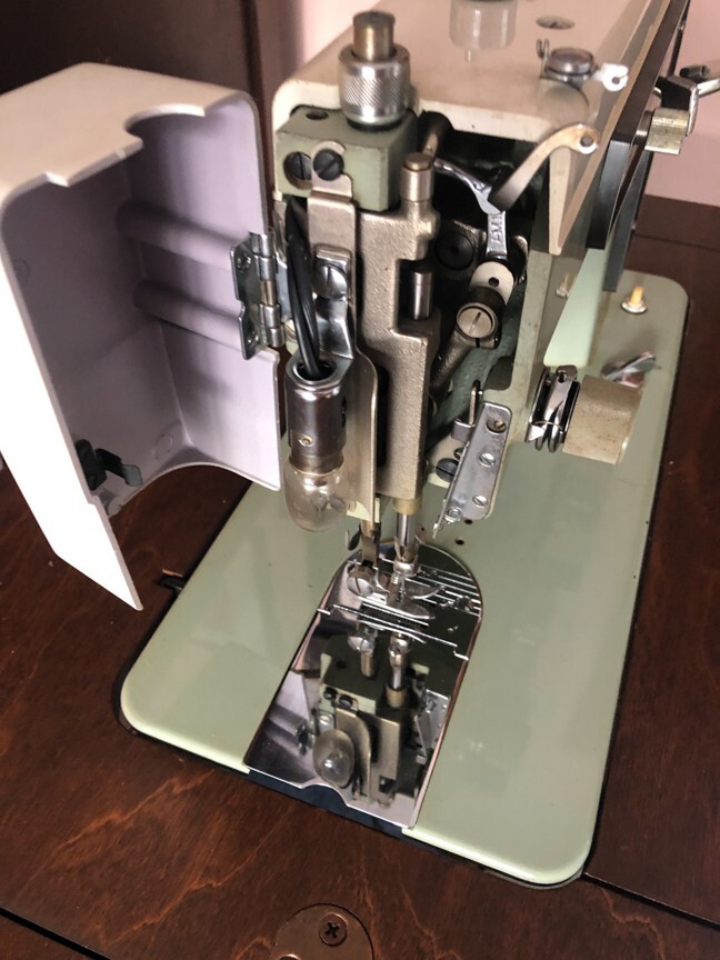 Kenmore Sears Model 5186 Sewing Machine W Table & Foot PedalRARE