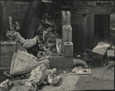 1949 Press Photo Trash receptacle under a stairway of a Milwaukee home