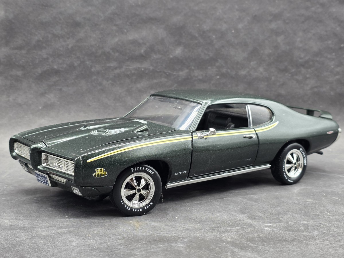 ポンティアック　GTO 1969 1/18 ertl　カスタム　アメ車 Ertl American Muscle 1969 Pontiac GTO The Judge 1:18 Scale Diecast