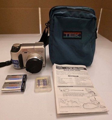 Olympus Camedia C-720 Ultra Zoom Digital Camera Kit