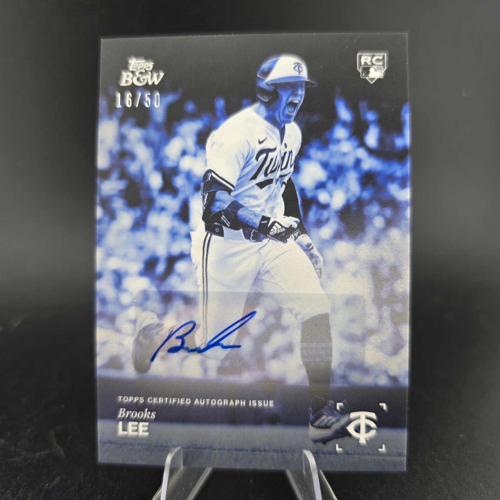 2025 Topps Black & White Brooks Lee Blue Auto /50 RC Rookie Twins