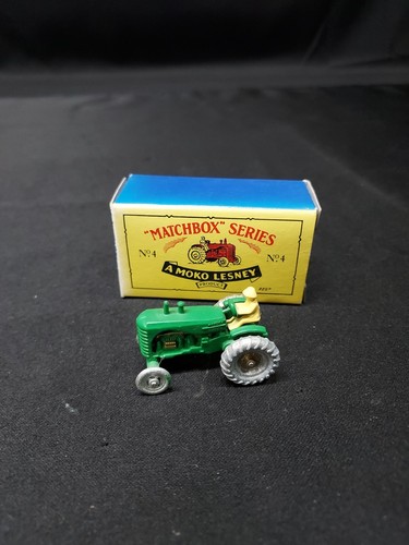 Matchbox Series A Moko Lesney No. 4 Massey Harris Tractor with Box - Picture 2 of 6