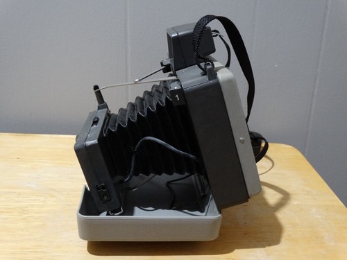 Polaroid 210 Automatic Land Camera, Flash , and Case - Untested - Picture 4 of 13
