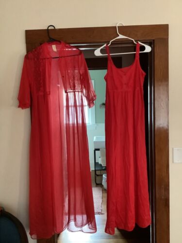 Vintage Texsheen Lingerie Red Nightgown & Robe