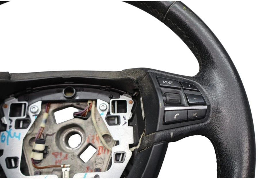 Volante BMW 528i 528i xDrive 11-16 cuero con controles negro OEM Foto 3 de 4