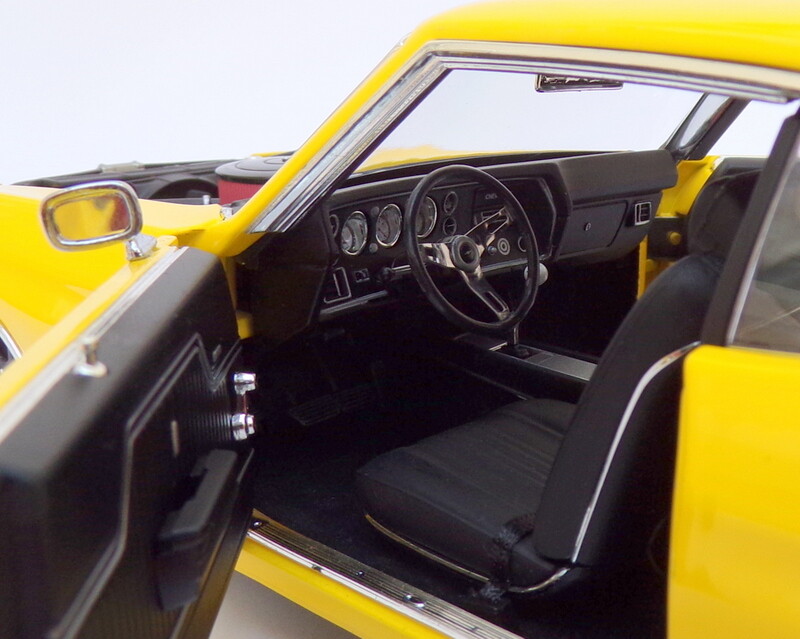 ACME 1/18 Scale A1805515 - 1970 Chevrolet Chevelle Street Fighter Yellow/ Black 7427043215742