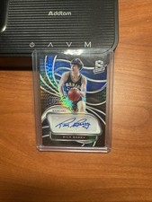 2023-24 Panini Spectra Illustrious Legends ILS-RBY Rick Barry Auto #/10 Warriors
