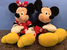 Vintage WDW Collectable Mickey and Minnie Mouse 17 Inch Plush Set