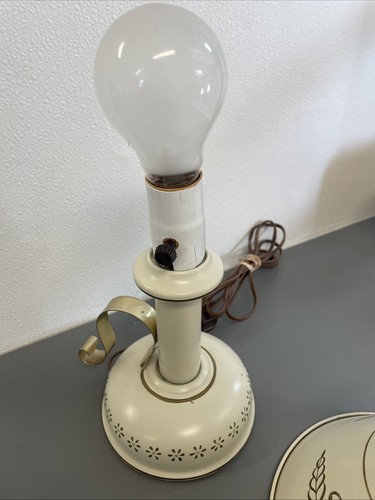 Vintage Tole Tischlampe, cremeweiß, 13 Zoll, funktioniert lesen! - Bild 8 von 9