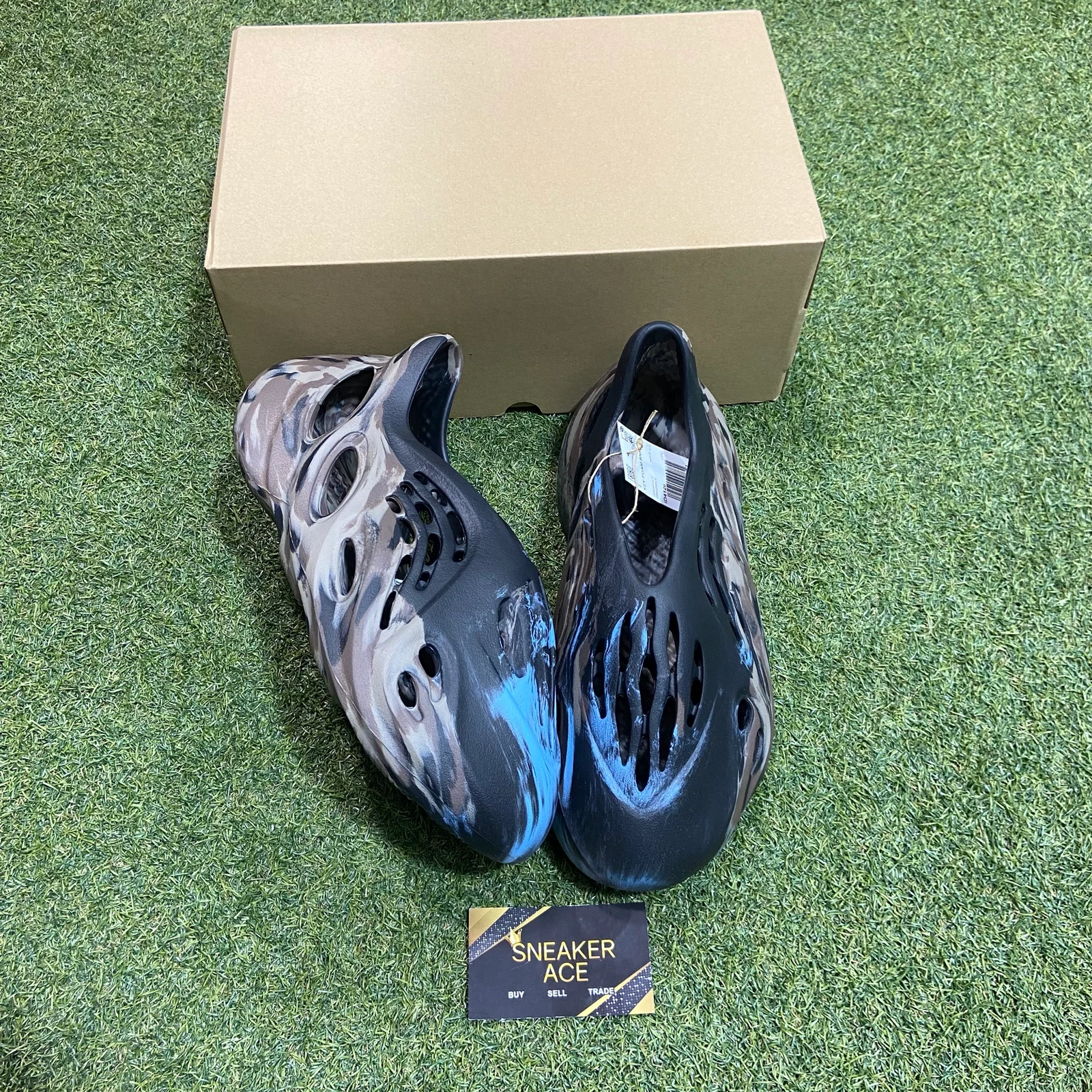 Yeezy Foam Runner MX Cinder: 12