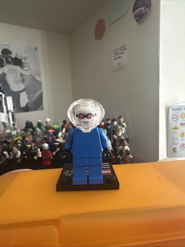 Lego DC Super Heroes Mr Freeze 7884 Minifigure - Complete But Missing Jet Pack