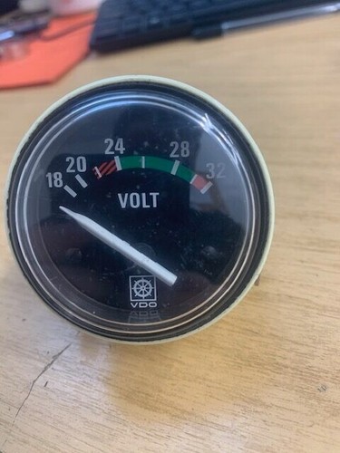 VDO Voltmeter 24v N 02 410 207 - Picture 1 of 3