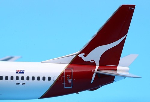JC Wings 1:200 Qantas Boeing 737-400 VH-TJW (XX20392) Die-Cast Model Plane - Picture 4 of 9