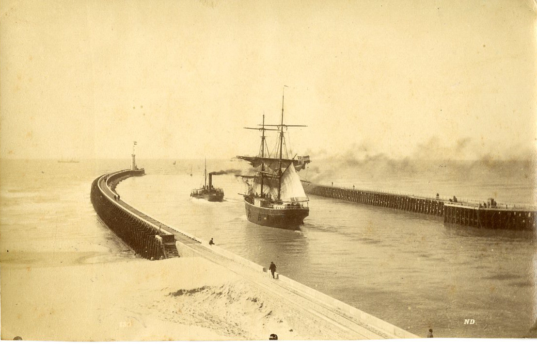 Tirage Albuminé Ancien – Boulogne-sur-Mer, Bateau Entrant Au Port – Vers 1880