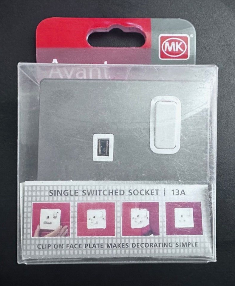MK, Avant - Single Switched Socket 13A - Charcoal