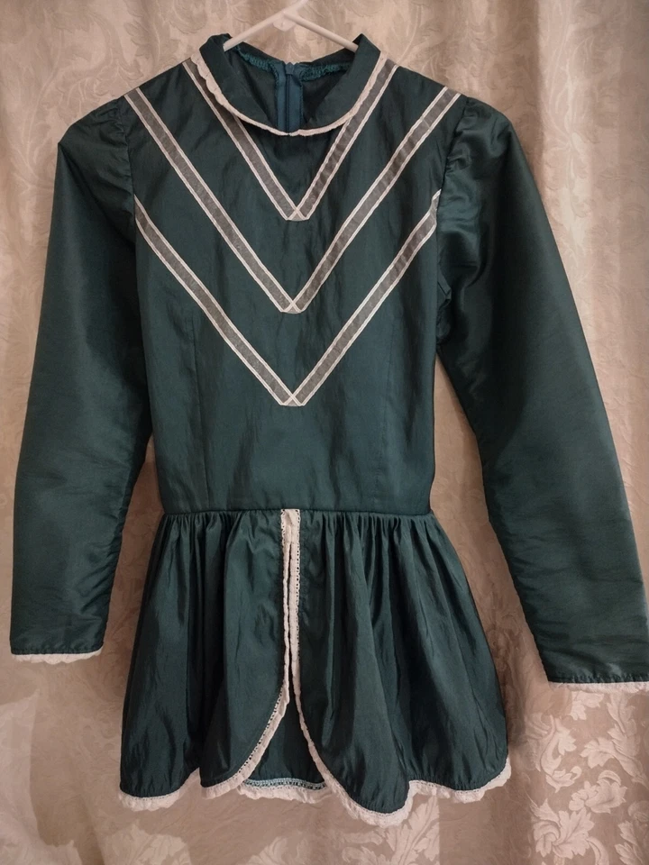 Túnica de Navidad Hecha a Mano Borde de Encaje Verde Mangas Largas Niña Talla 10-12 Mediana Foto 2 de 4