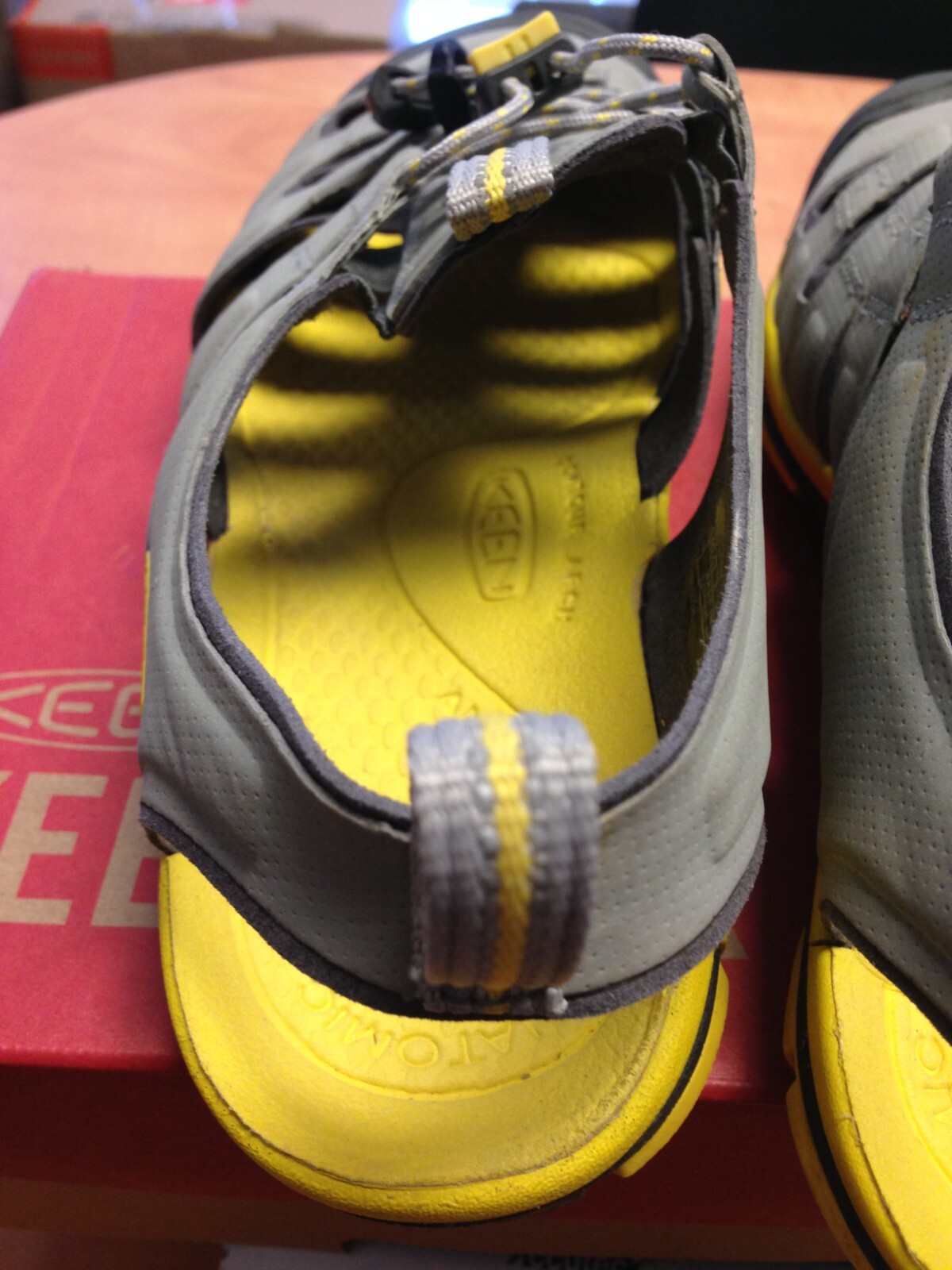 Sandali da trekking impermeabili Keen da uomo Cascade CNX taglia 8 stile #1009038