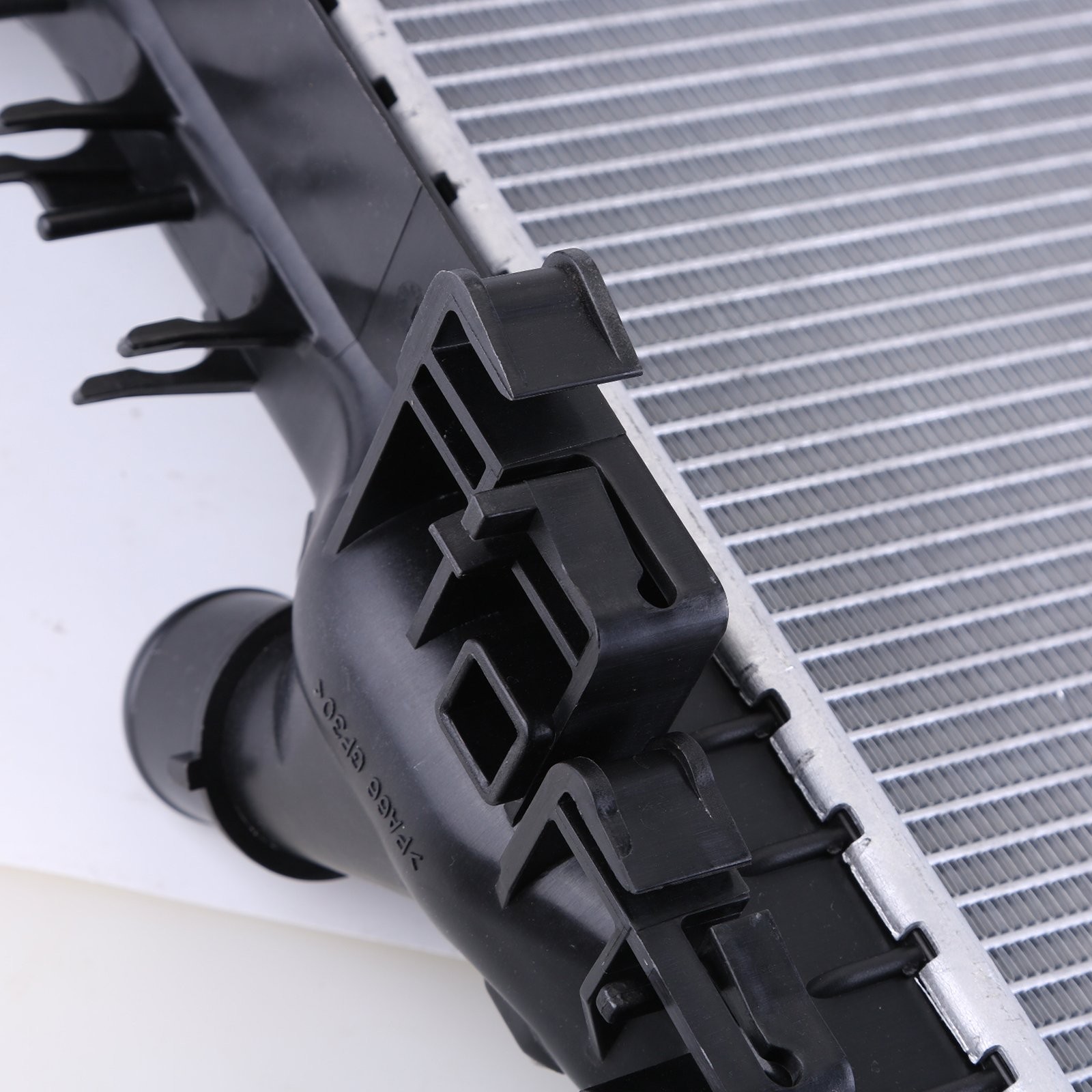 Radiator For Maserati Ghibli Base S Sq4 Q4 2014 2015 2016 2017 2018 2019-2020